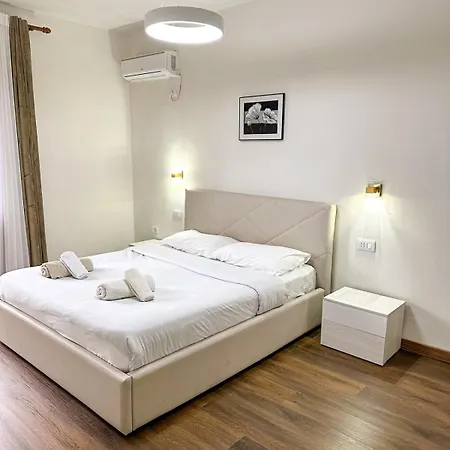 Appartamento A Designed With Love, Enriched By Our Balcony Garden *