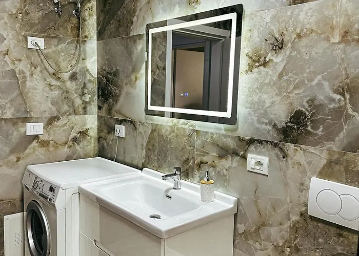 A Designed With Love, Enriched By Our Balcony Garden Τίρανα