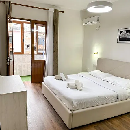 Lejlighed A Designed With Love, Enriched By Our Balcony Garden Tirana